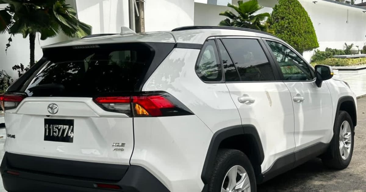 2021 Toyota Rav4 à Douala — photo 3/6