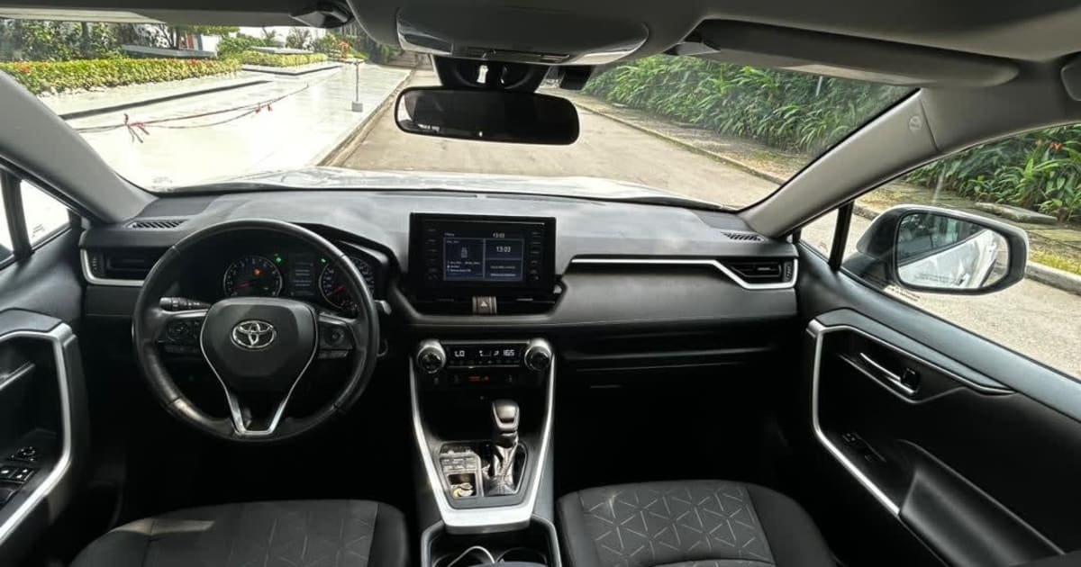 2021 Toyota Rav4 à Douala — photo 4/6