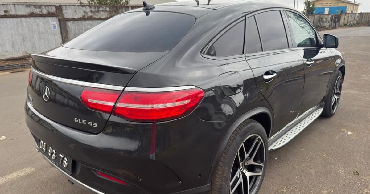 2018 Mercedes-Benz C Class à Yaounde — photo 2/7