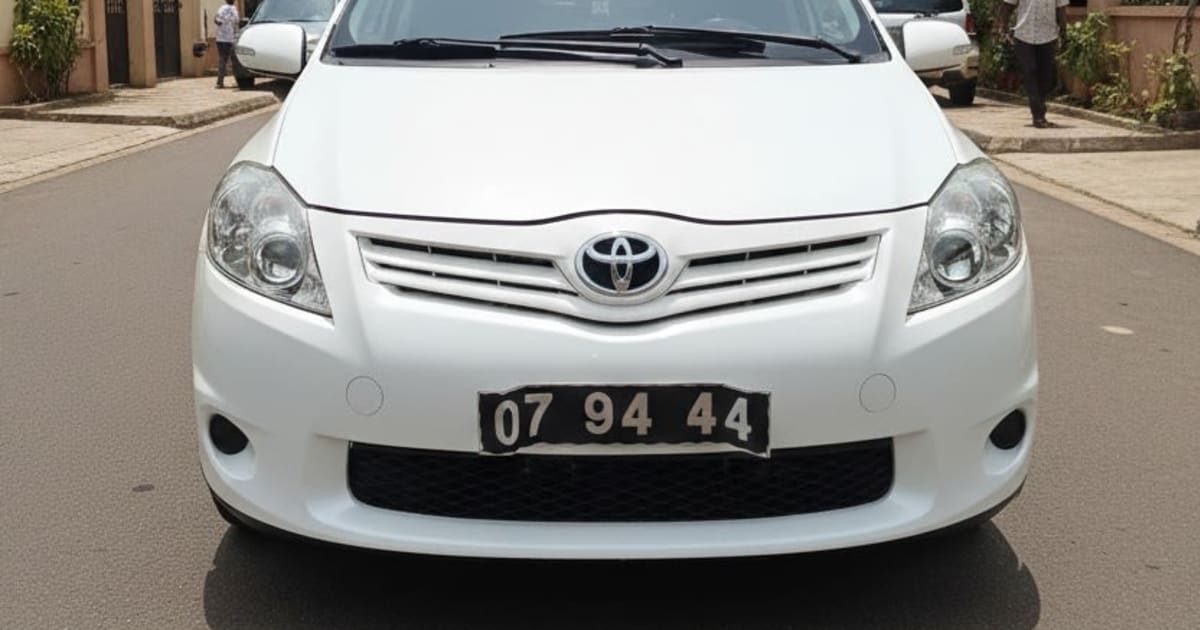2011 Toyota Yaris à Yaounde — photo 2/8