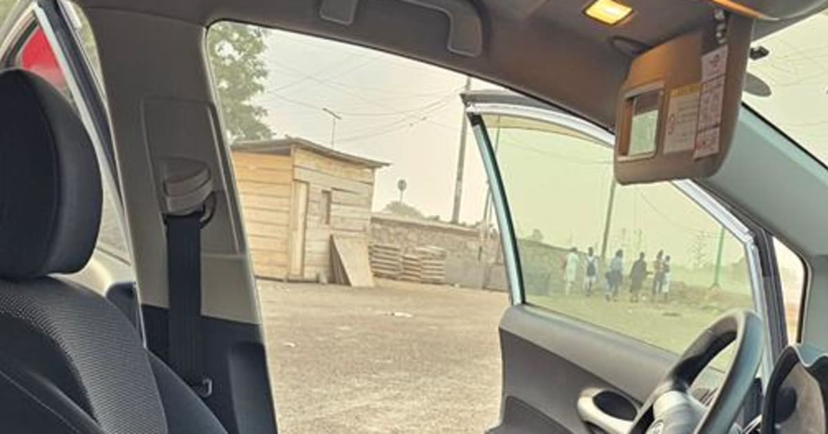 2010 Toyota Yaris à Yaounde — photo 4/9