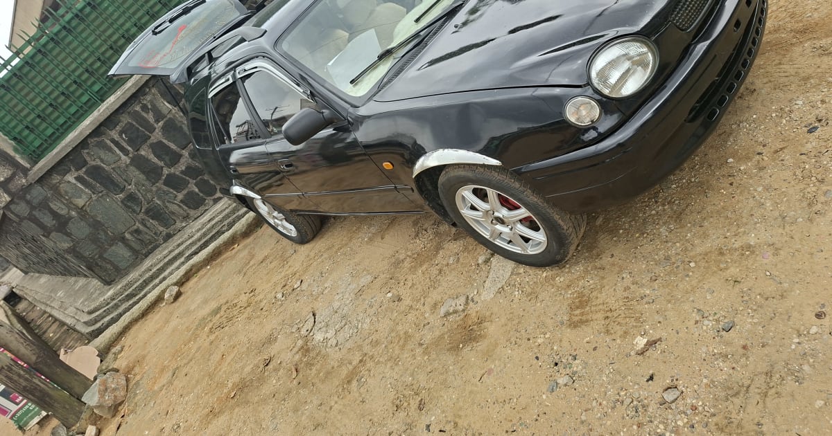 2001 Toyota Corolla à Douala — photo 2/9
