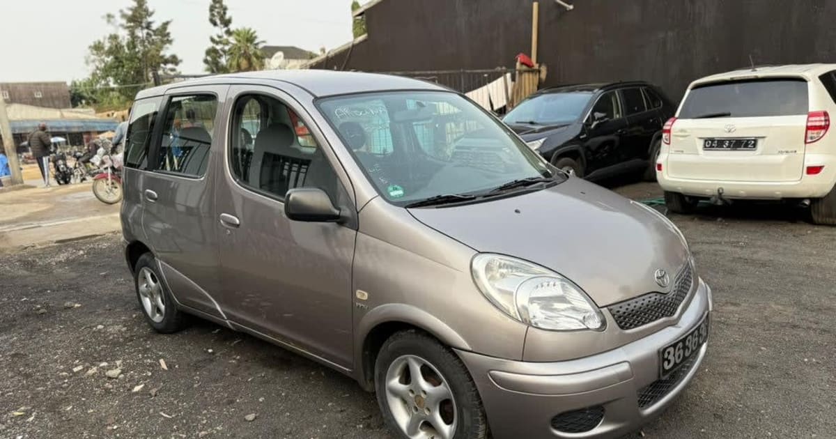 2005 Toyota Yaris à Douala