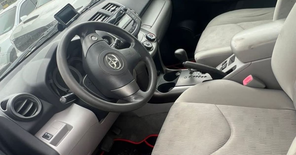2009 Toyota Rav4 à Douala — photo 5/9