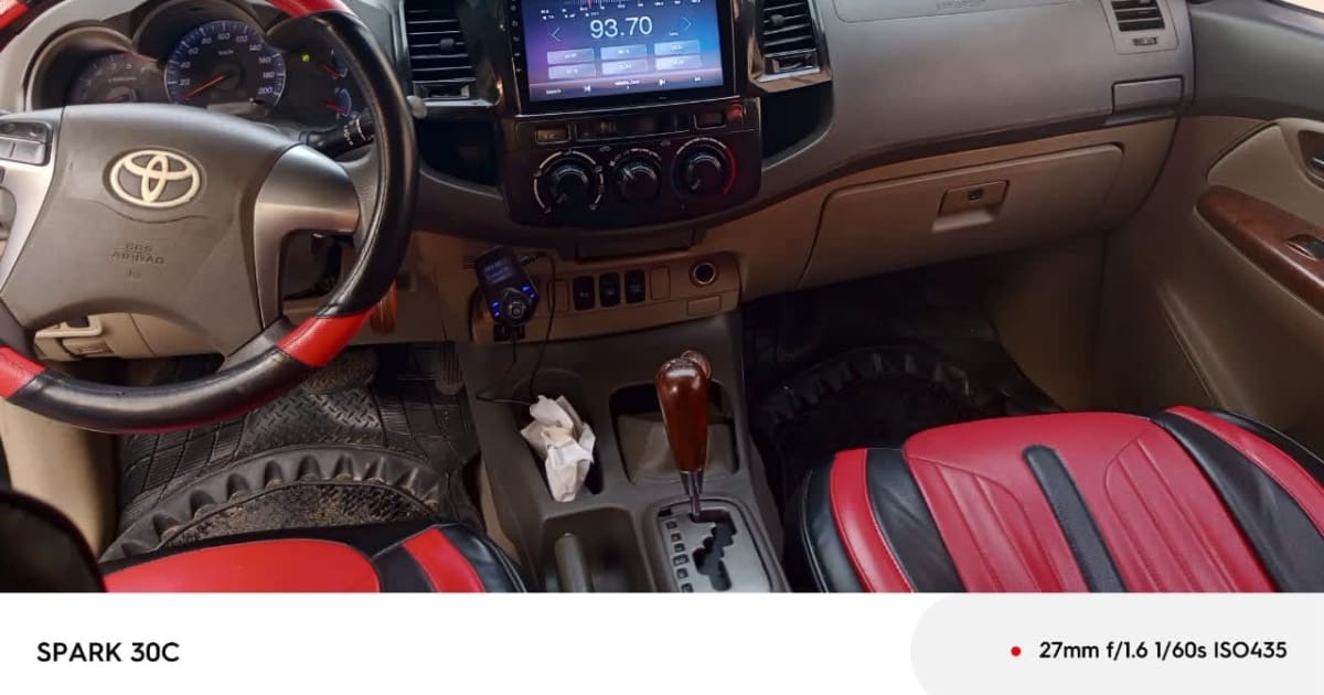 2013 Toyota Fortuner à Douala — photo 7/9