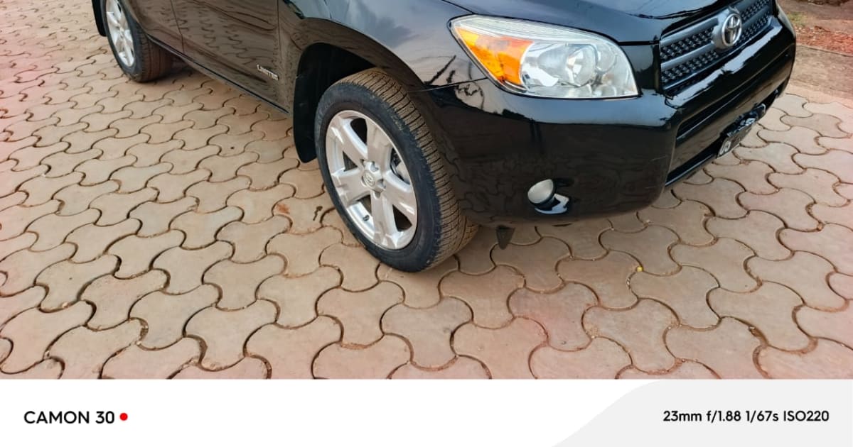 2008 Toyota Rav4 à Yaounde — photo 8/8