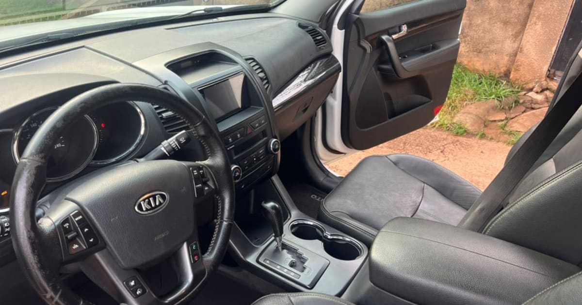 2014 Kia Sorento à Yaounde — photo 4/8