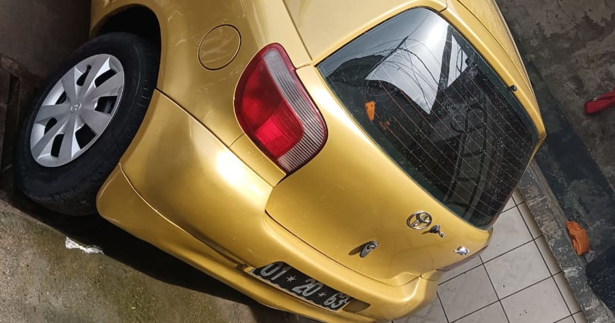 2003 Toyota Yaris à Douala — photo 4/4