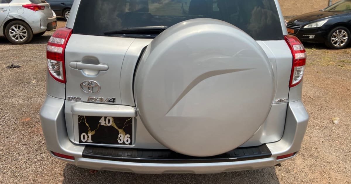 2010 Toyota Rav4 à Yaounde — photo 2/6