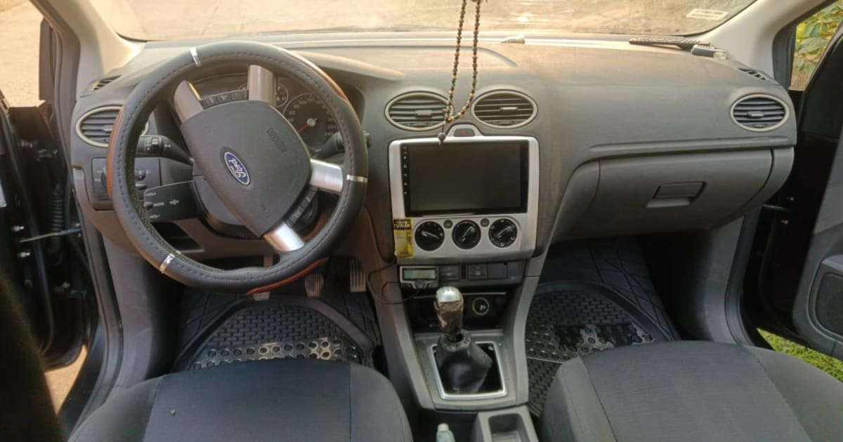 2008 Ford Focus à Yaounde — photo 4/8