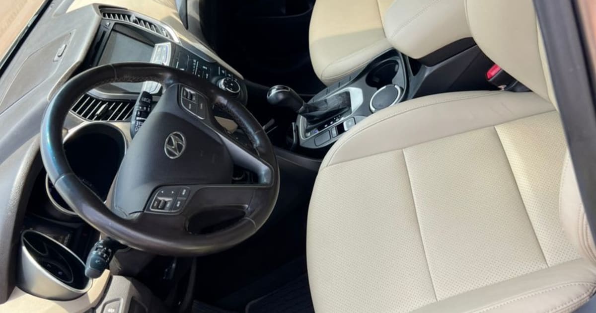 2015 Hyundai Santa Fe à Yaounde — photo 4/8