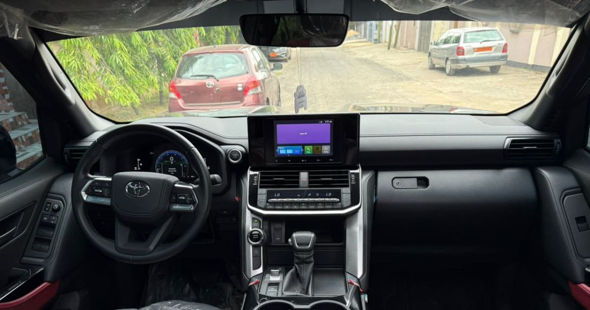 2026 Toyota Land Cruiser à Douala — photo 6/9