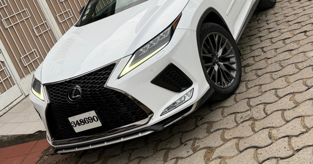 2022 Lexus Rx 350 à Douala — photo 4/9
