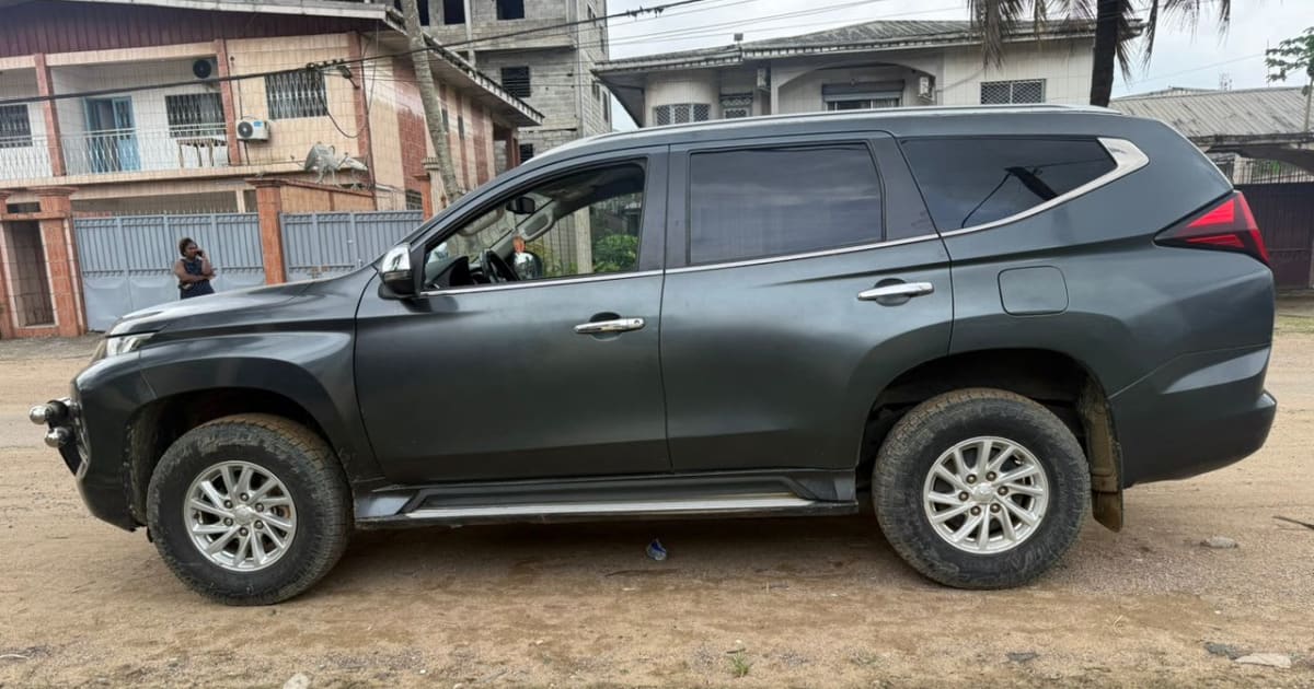 2021 Mitsubishi Montero Sport à Douala — photo 5/9