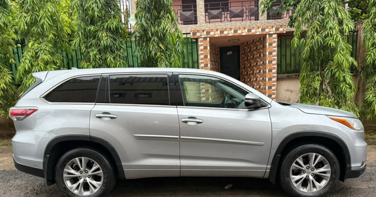 2015 Toyota Highlander à Douala