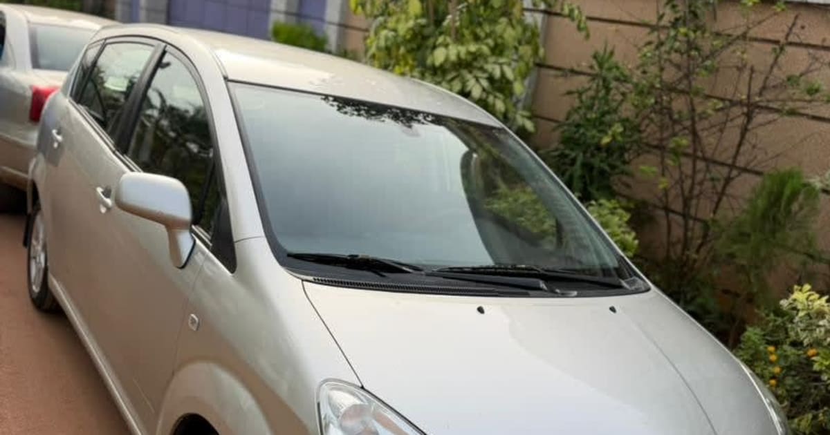 2012 Toyota Corolla à Yaounde — photo 2/5