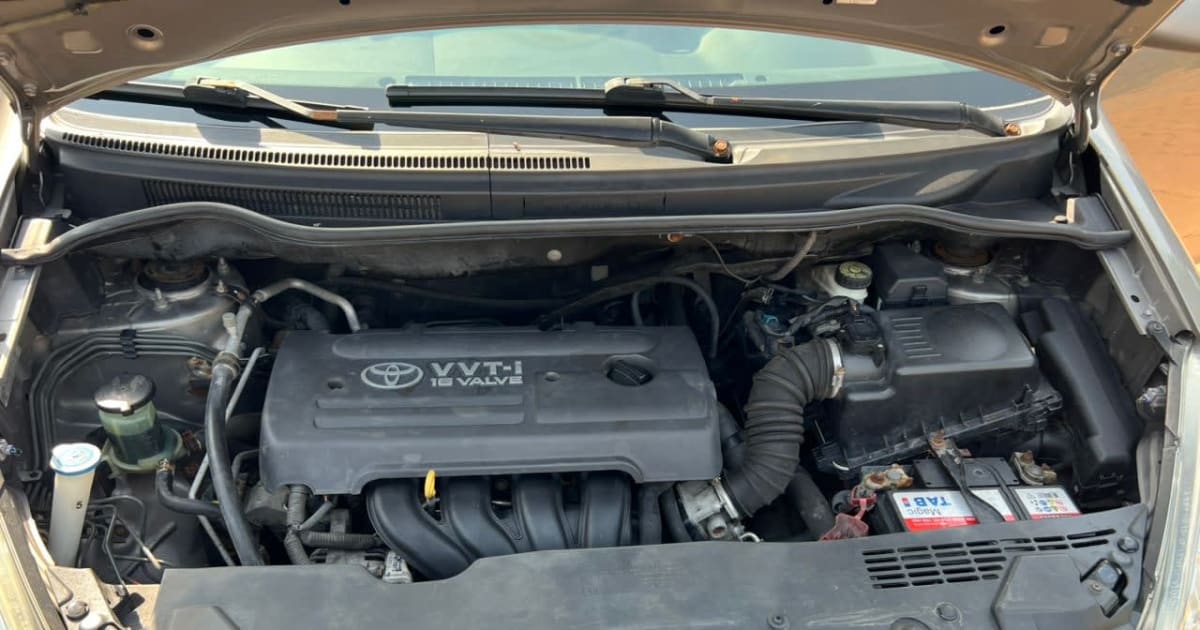 2005 Toyota Corolla à Yaounde — photo 2/7