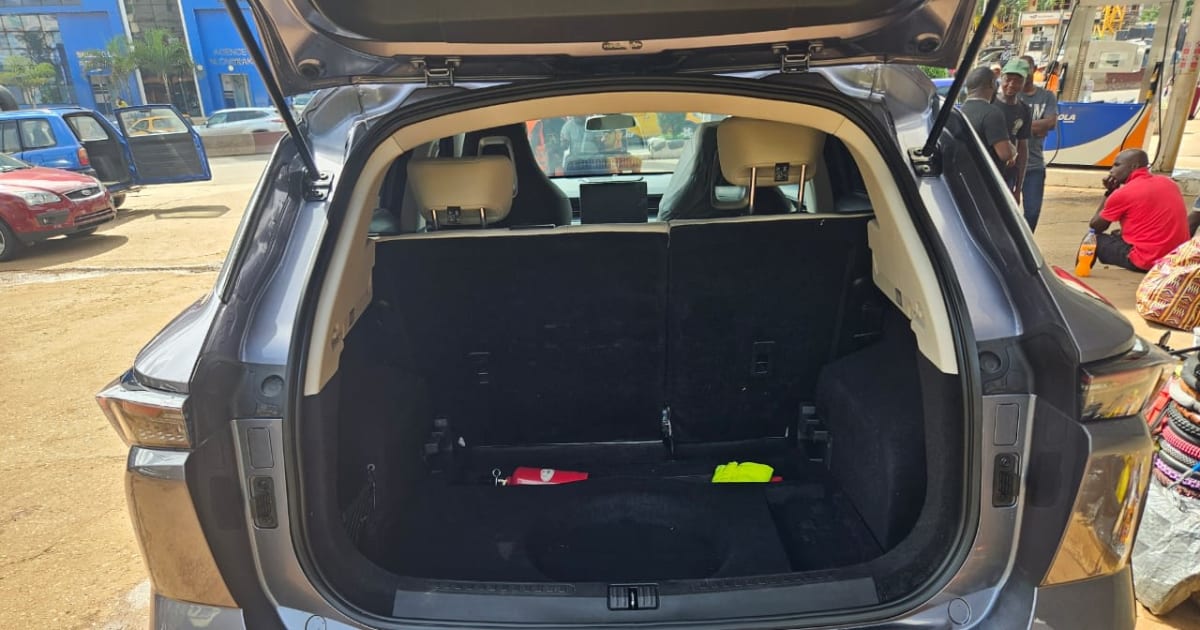 2022 Toyota Rav4 à Yaounde — photo 7/9