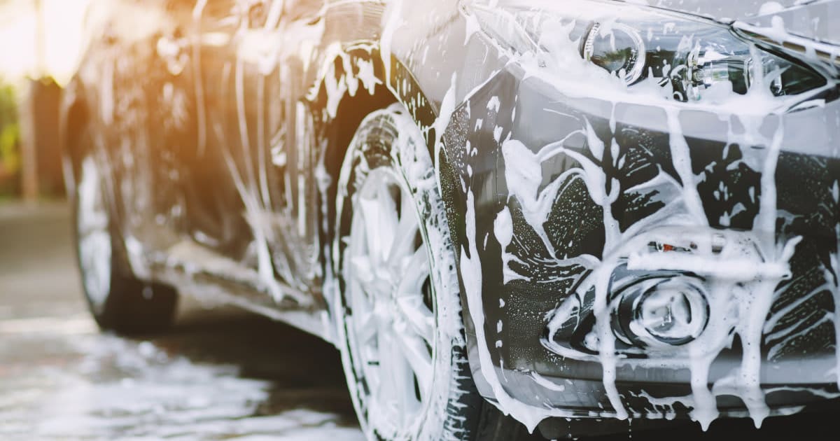 Ouvrir un lavage auto au Cameroun : combien ça coûte et combien on peut gagner ?