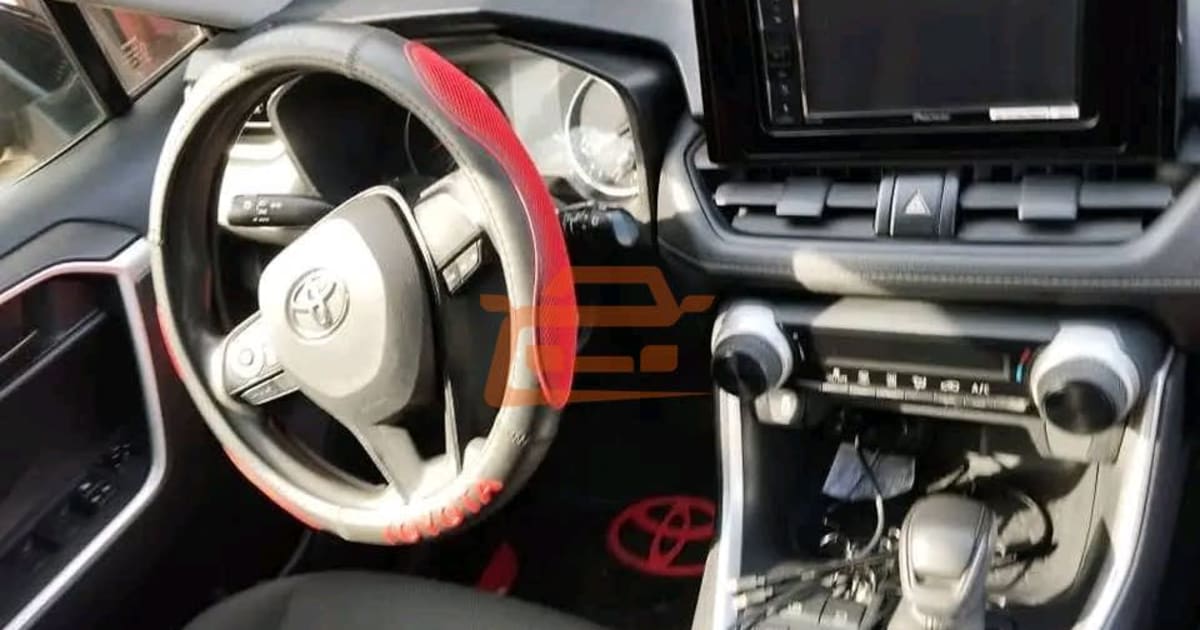 2021 Toyota Rav4 à Douala — photo 5/5