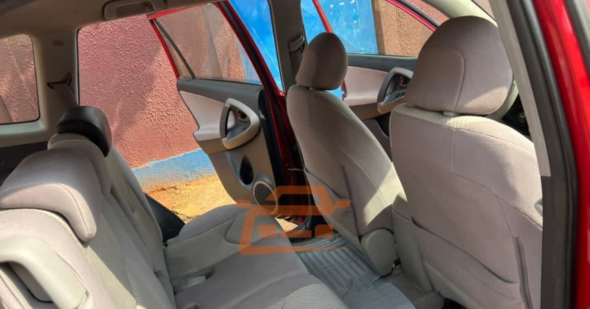 2008 Toyota Rav4 à Yaounde — photo 6/6