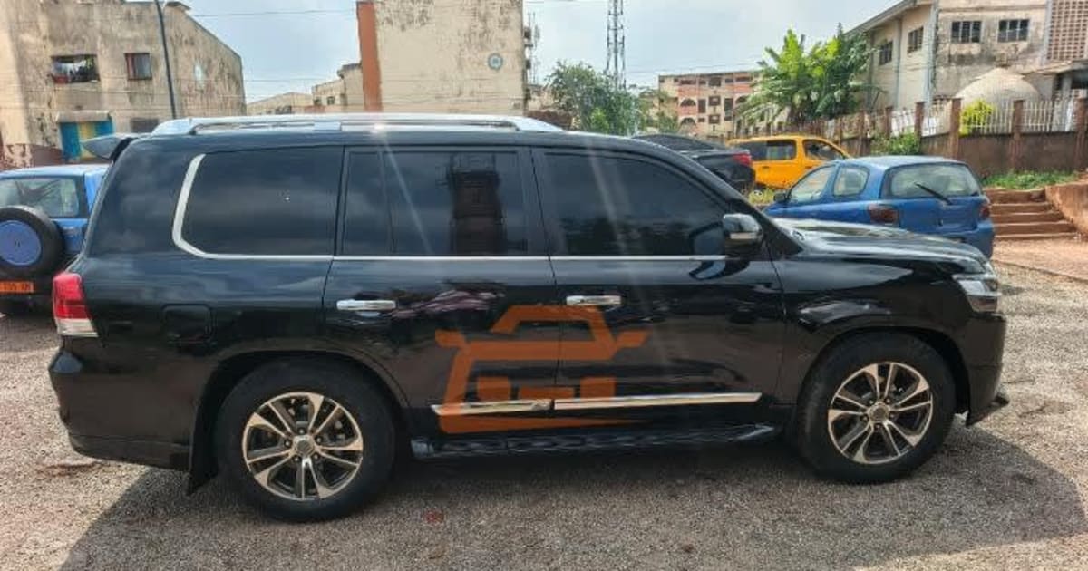 2016 Toyota Land Cruiser à Yaounde — photo 2/5