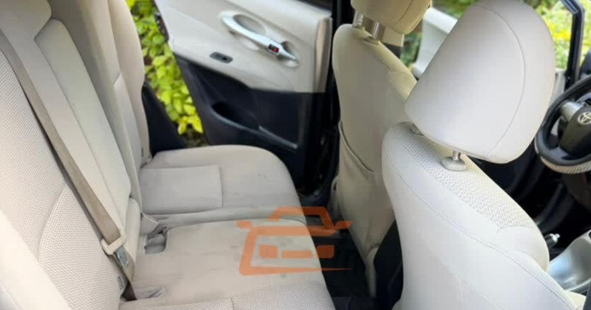 2010 Toyota Corolla à Yaounde — photo 5/7