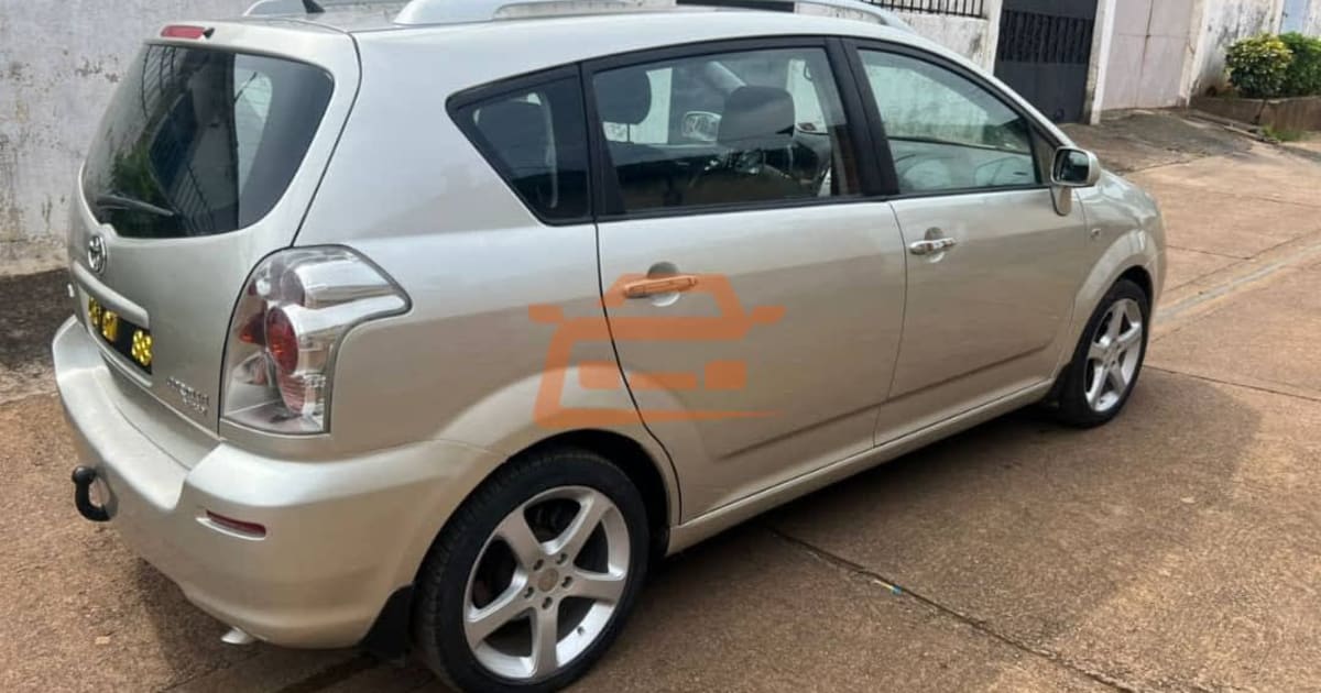 2005 Toyota Corolla à Yaounde