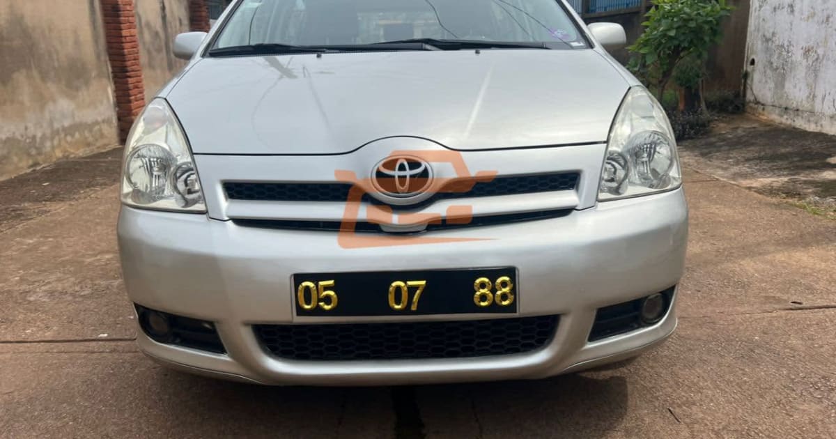 2005 Toyota Corolla à Yaounde — photo 2/7