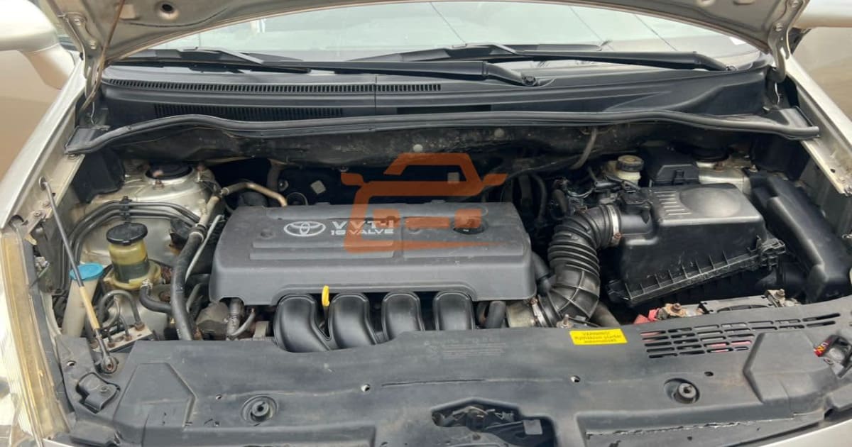 2005 Toyota Corolla à Yaounde — photo 6/7