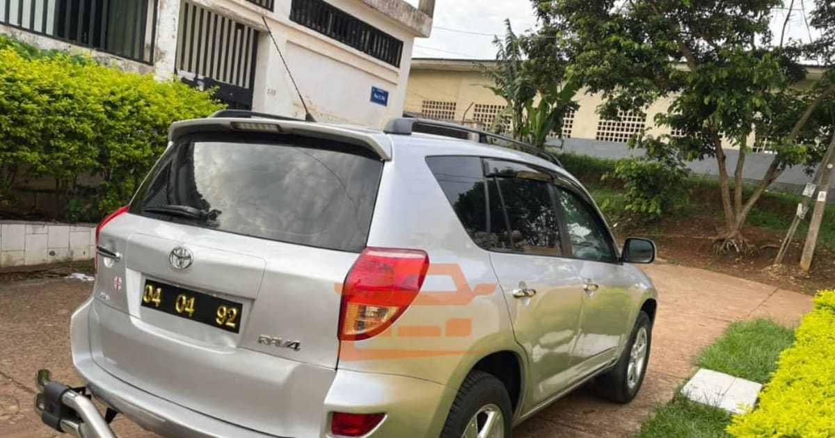2008 Toyota Rav4 à Yaounde — photo 2/5