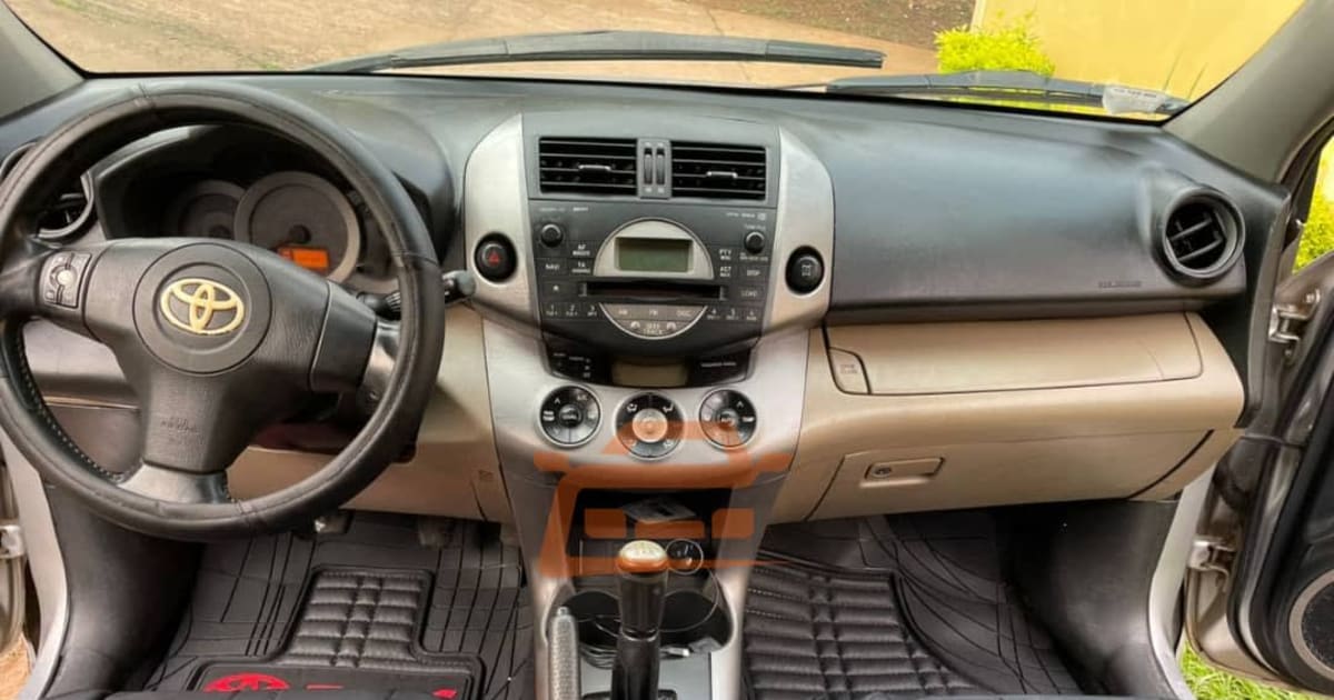 2008 Toyota Rav4 à Yaounde — photo 3/5