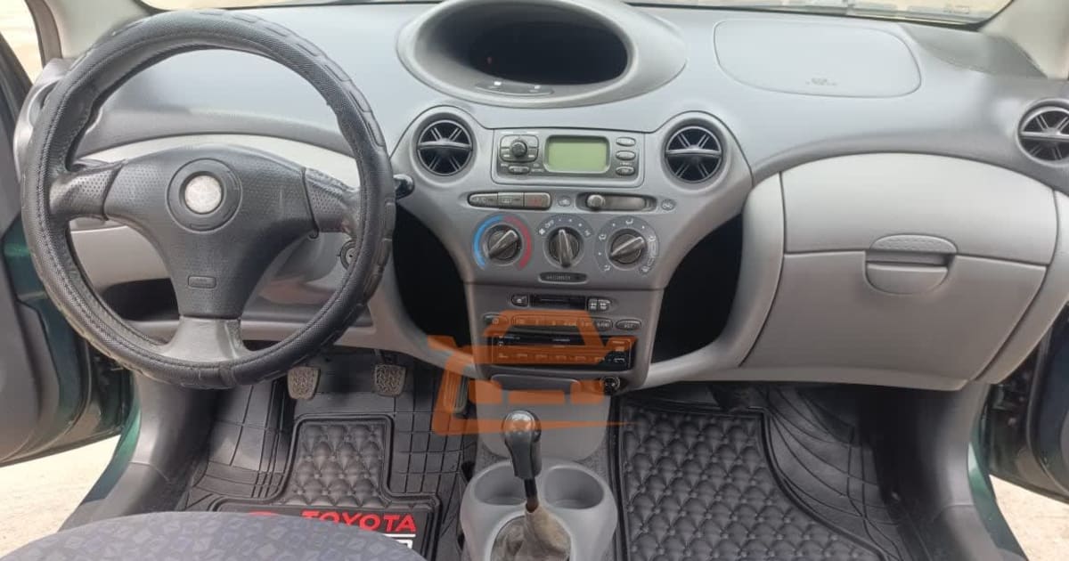 2004 Toyota Yaris à Yaounde — photo 3/5