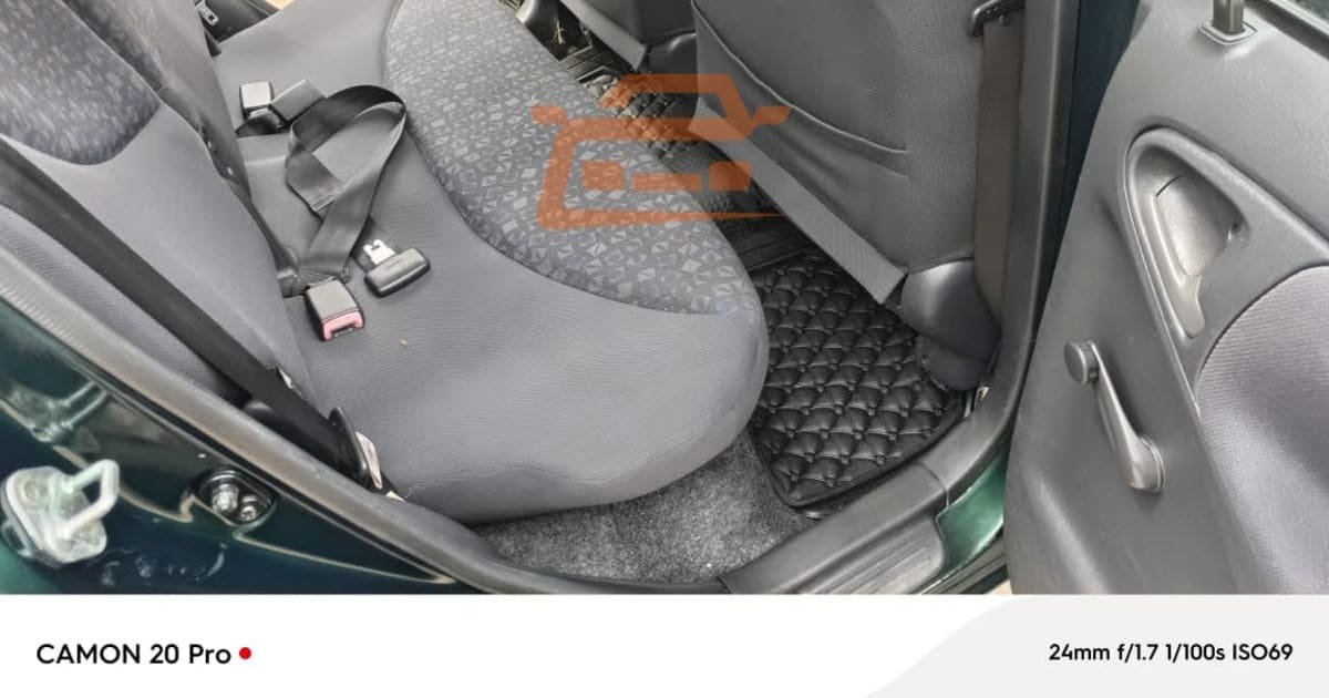 2004 Toyota Yaris à Yaounde — photo 4/5