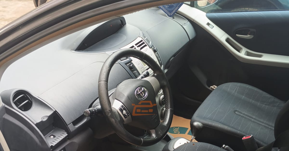 2007 Toyota Yaris à Douala — photo 5/7