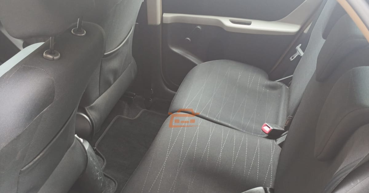 2007 Toyota Yaris à Douala — photo 7/7