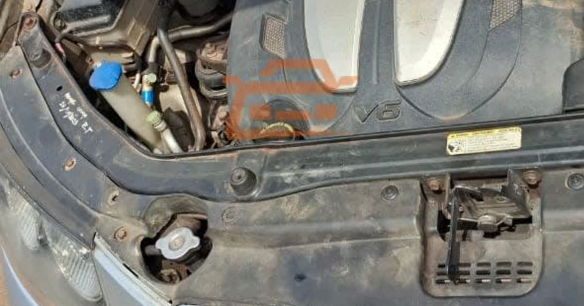 2010 Hyundai Santa Fe à Douala — photo 5/5