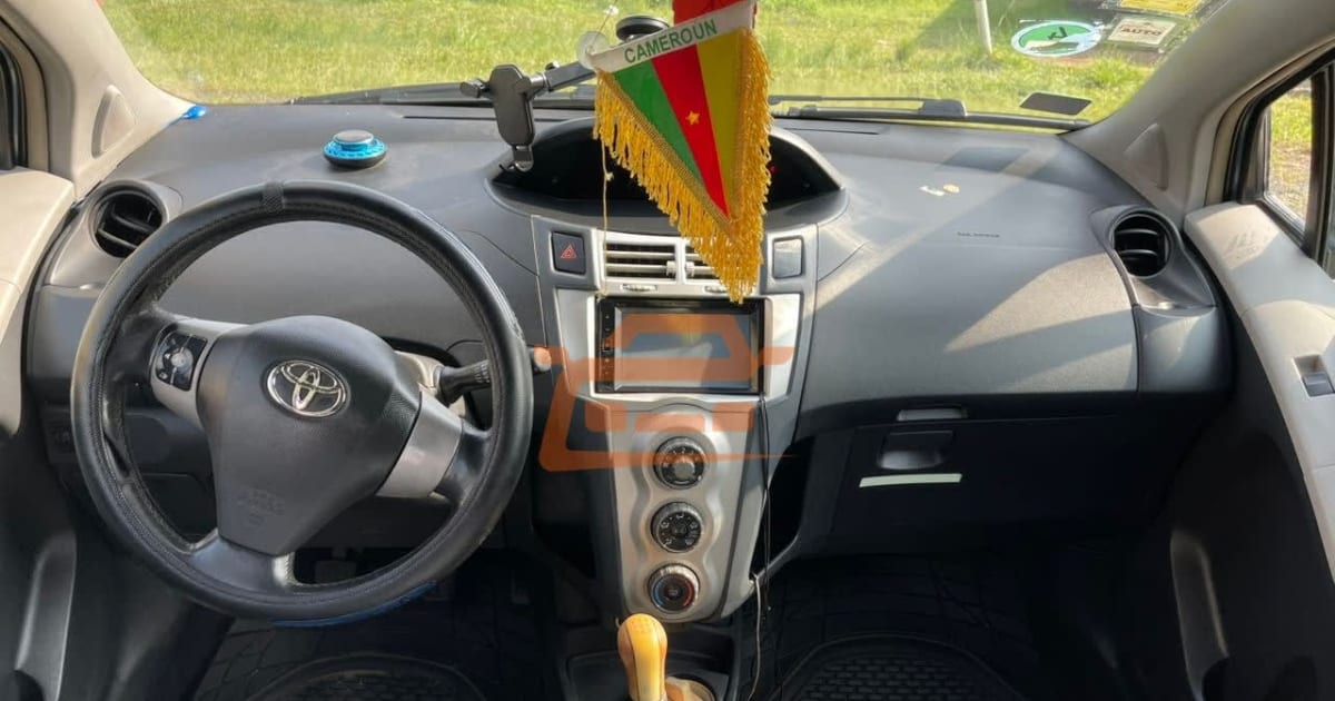2009 Toyota Yaris à Douala — photo 3/4