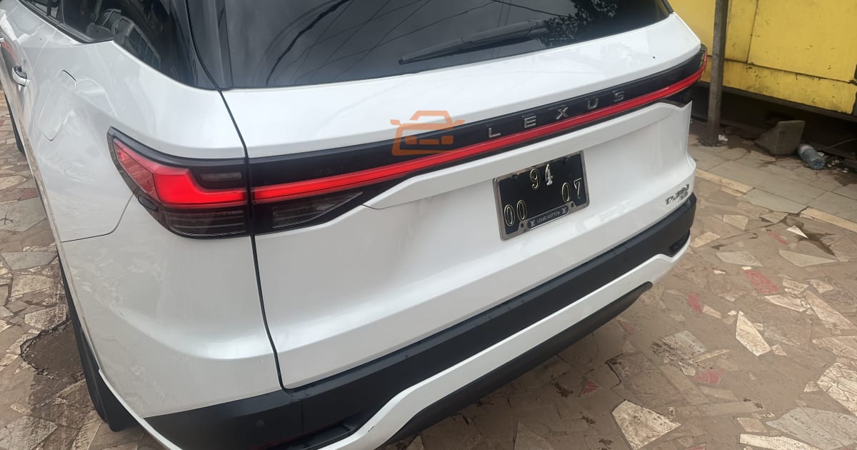 2025 Lexus Tx 350 à Douala — photo 2/5
