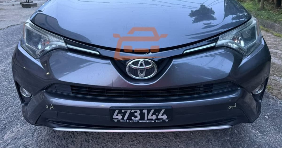 2016 Toyota Rav4 à Douala — photo 2/3
