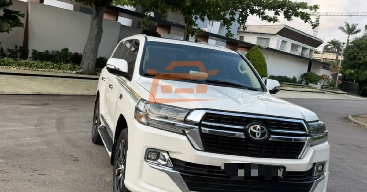 2016 Toyota Land Cruiser à Douala — photo 2/3