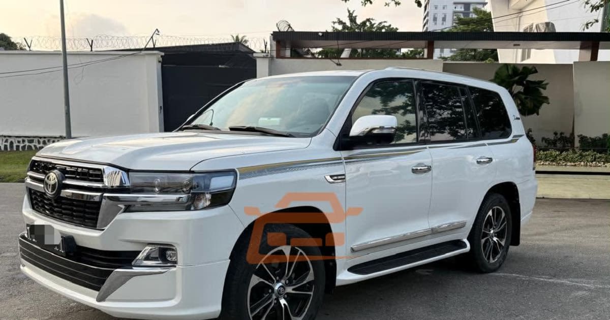 2016 Toyota Land Cruiser à Douala