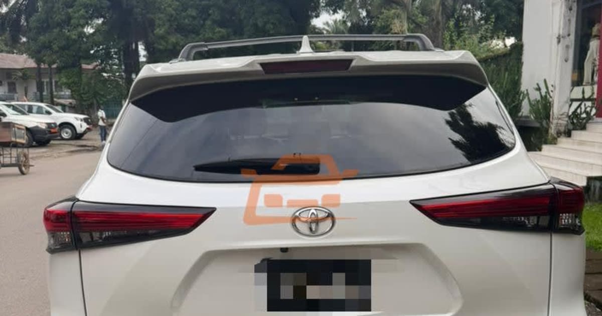 2022 Toyota Grand Highlander à Douala — photo 3/8