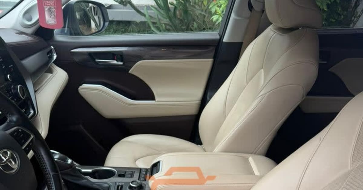 2022 Toyota Grand Highlander à Douala — photo 6/8