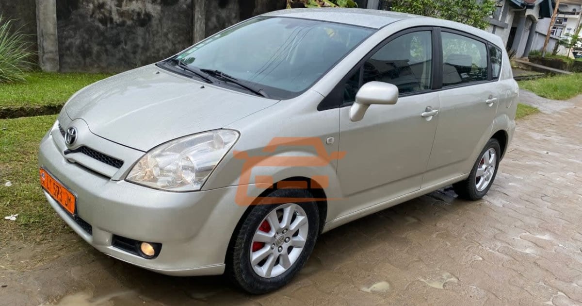 2006 Toyota Corolla à Douala