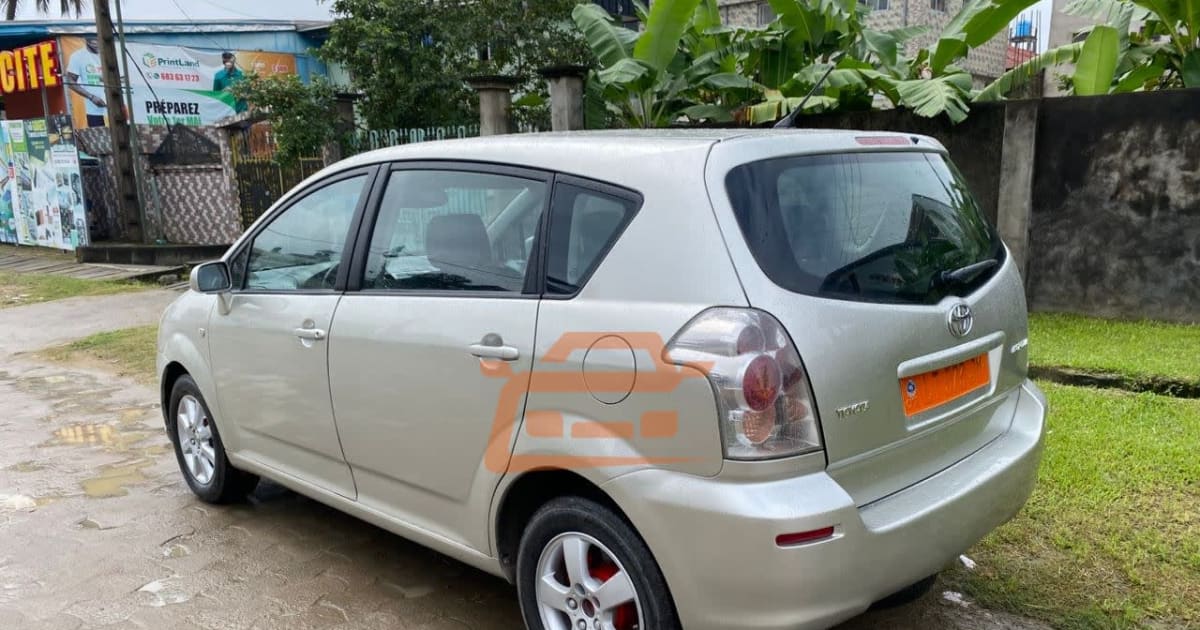 2006 Toyota Corolla à Douala — photo 3/7
