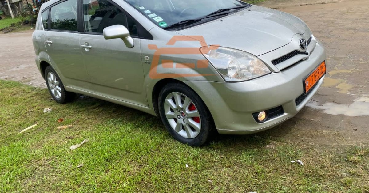 2006 Toyota Corolla à Douala — photo 4/7