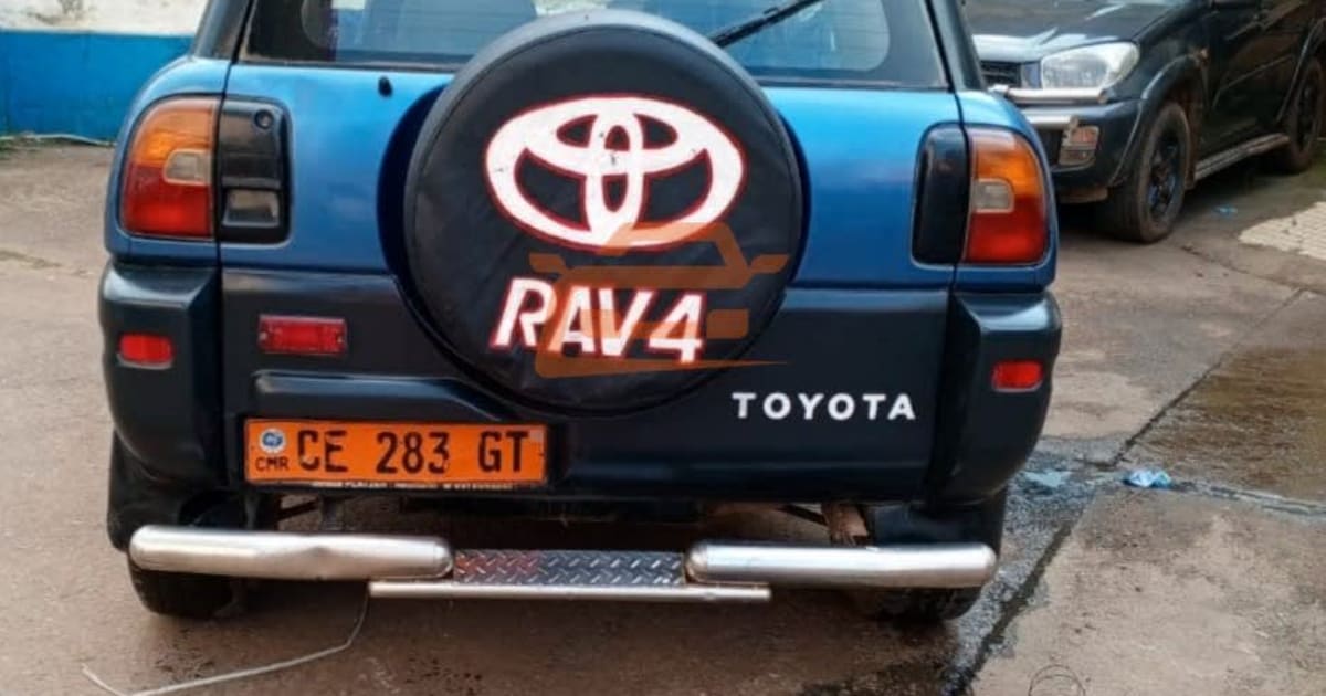 1997 Toyota RAV4 à Douala