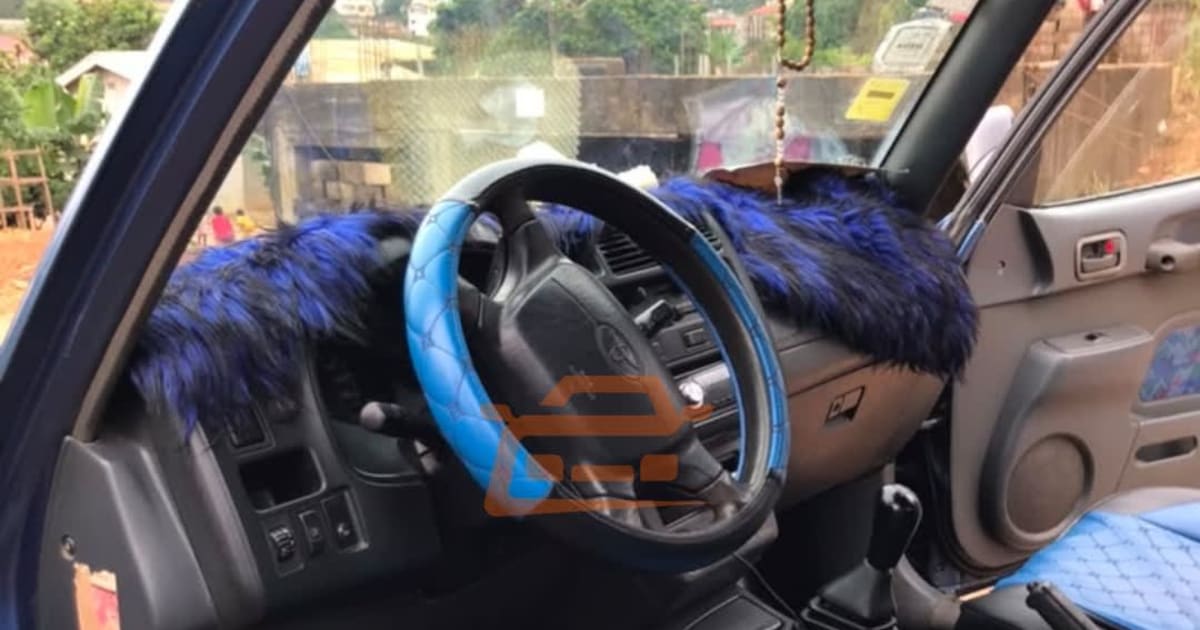 1997 Toyota RAV4 à Douala — photo 4/5