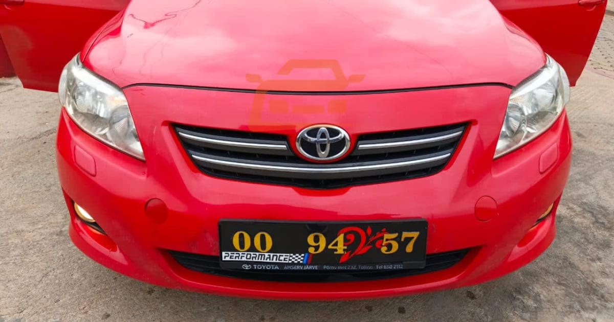 2012 Toyota Corolla à Yaounde — photo 2/8